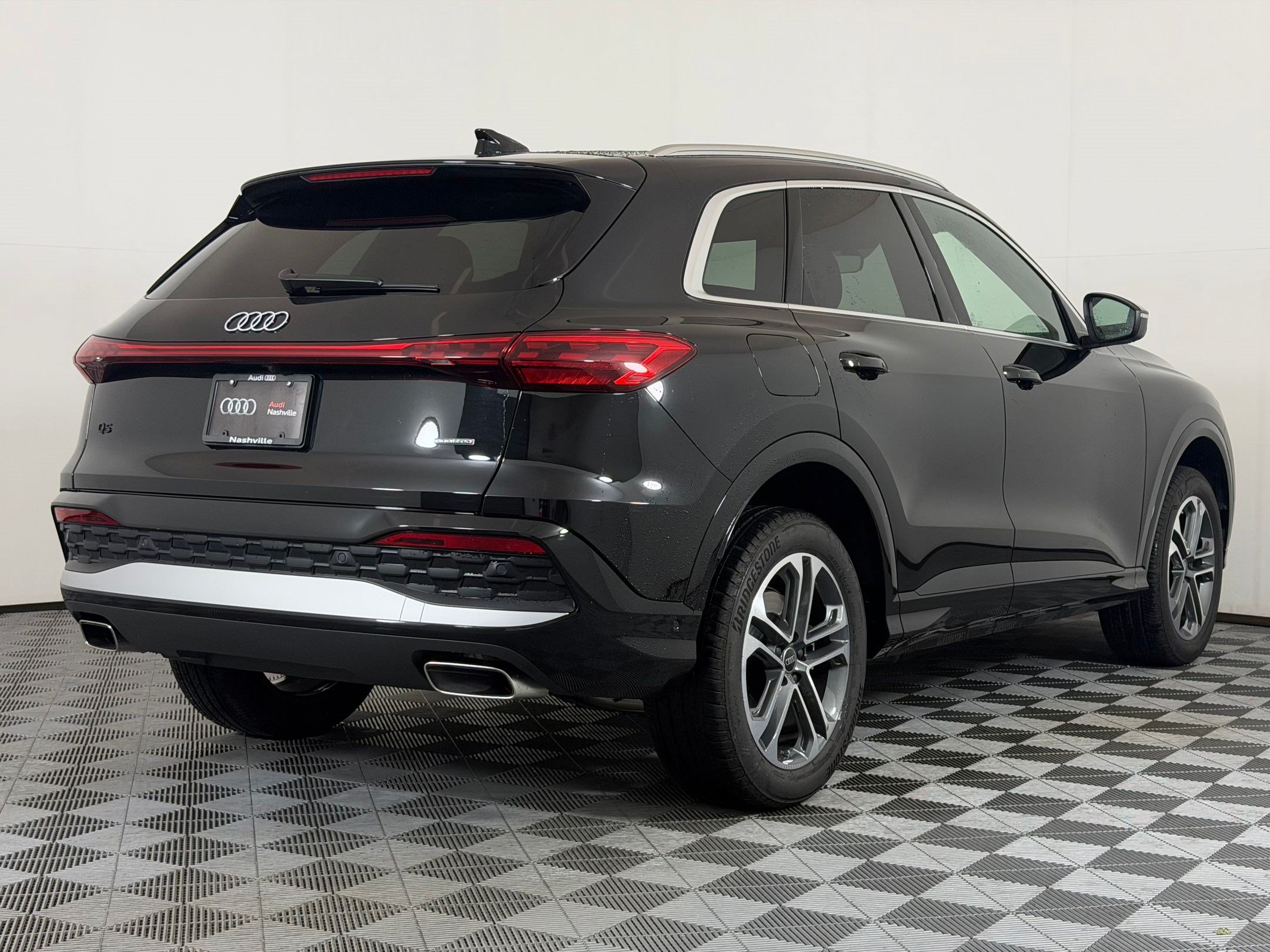 Used 2025 Audi Q5 Premium w/ Convenience Package AWD/4WD image 9