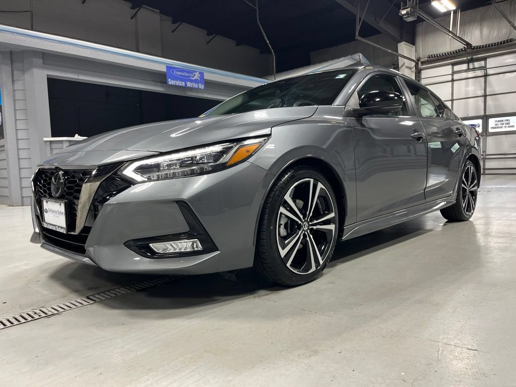 Used 2023 Nissan Sentra SR w/ SR Premium Package FWD image 3