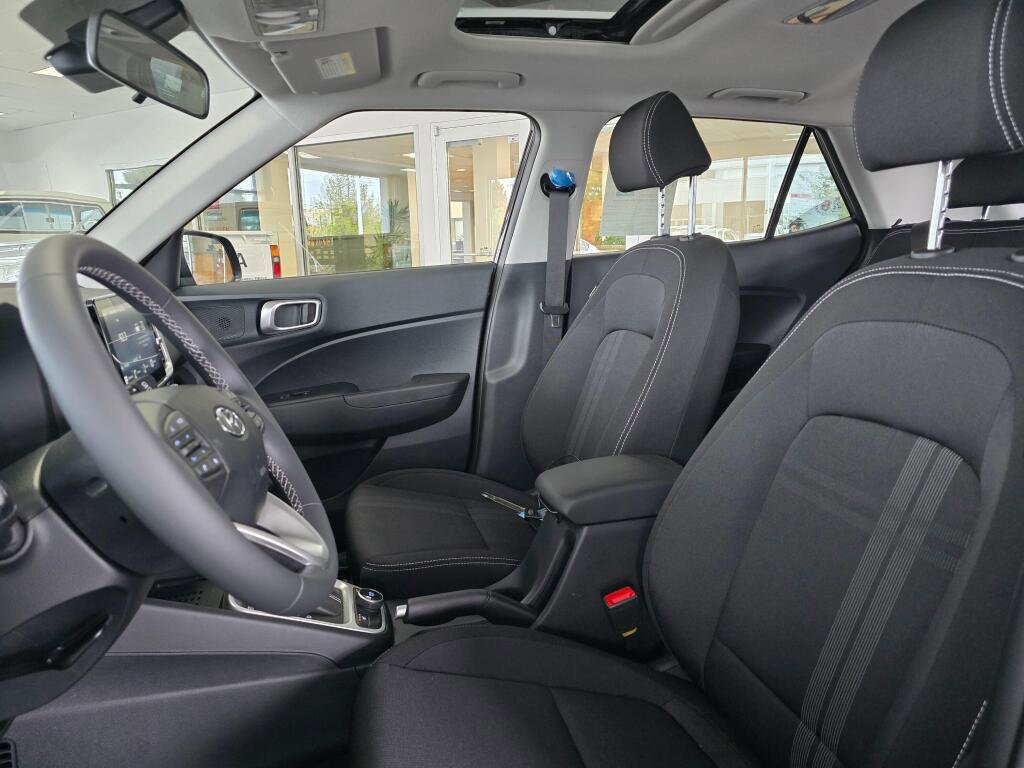 New 2026 Hyundai Venue SEL FWD image 18