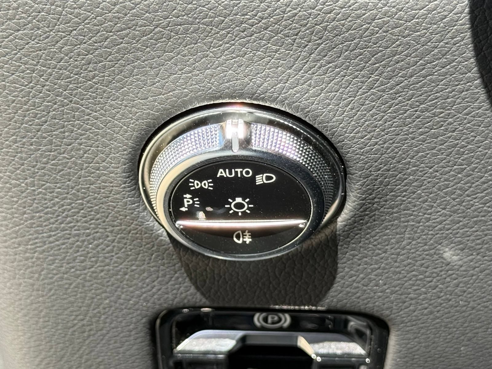 Used 2026 Mercedes-Benz GLC 300 image 29