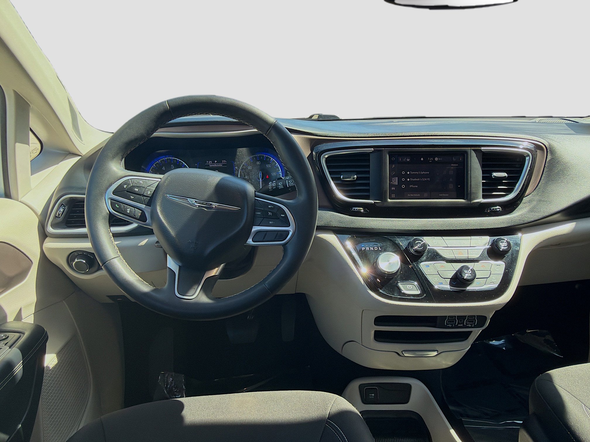 Used 2023 Chrysler Voyager LX FWD image 20