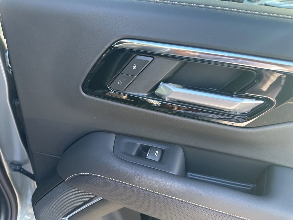 New 2026 Chevrolet Suburban Premier w/ Sun And Tow Package image 39