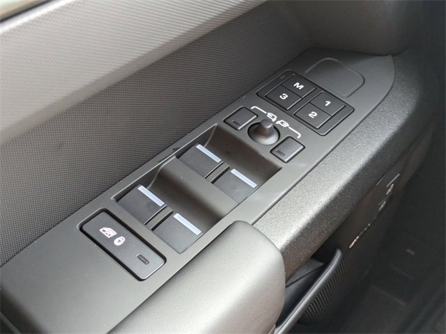 New 2025 Land Rover Defender 110 image 18