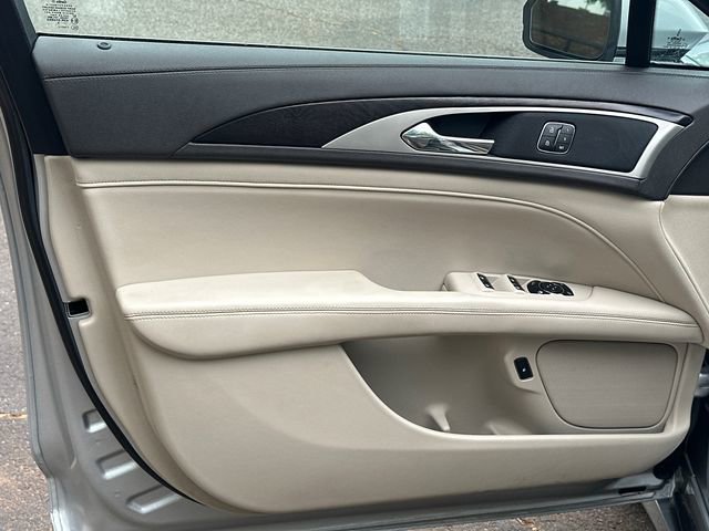 Used 2019 Lincoln MKZ Reserve FWD image 13