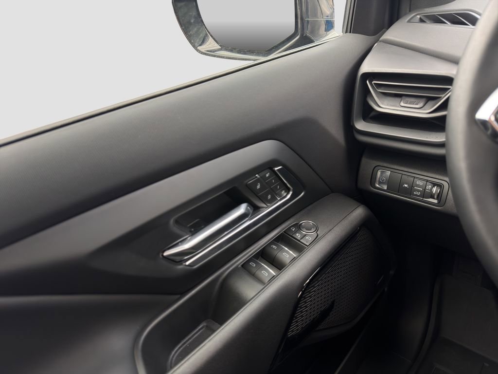 Used 2025 Chevrolet Silverado EV LT image 25