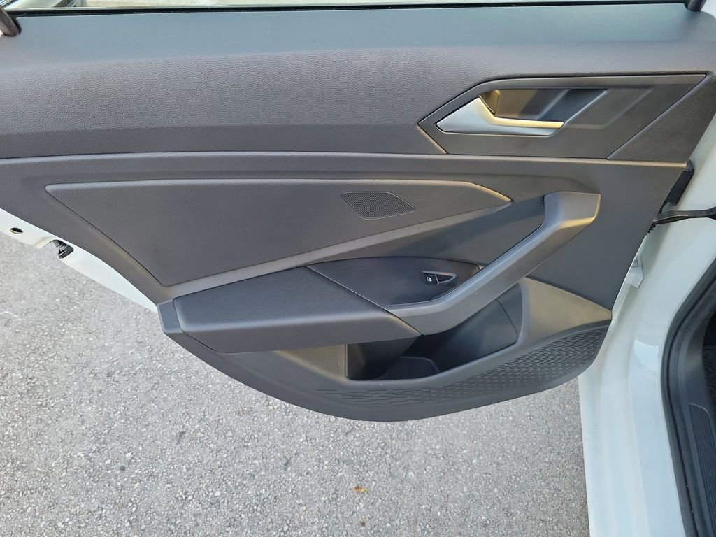 Used 2022 Volkswagen Jetta S image 11