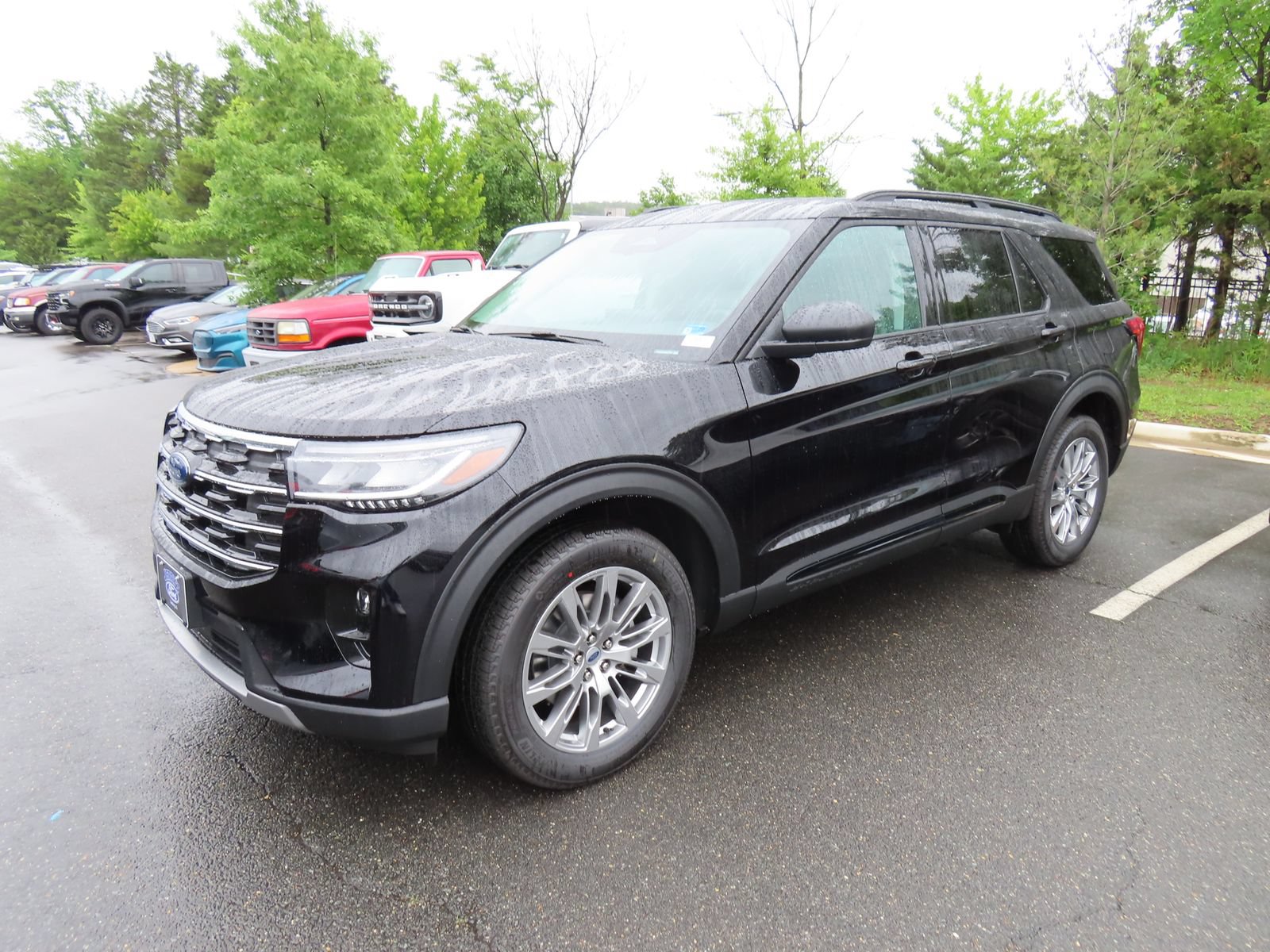 New 2026 Ford Explorer Active w/ Active Comfort Package AWD/4WD image 3