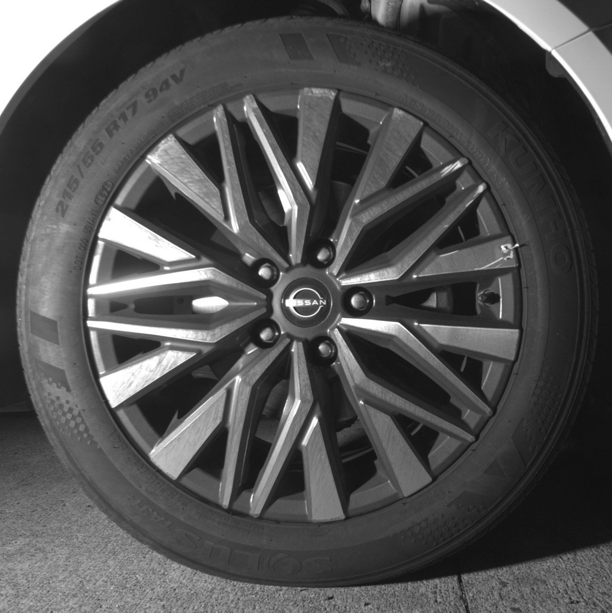 Used 2025 Nissan Altima 2.5 SV FWD image 13