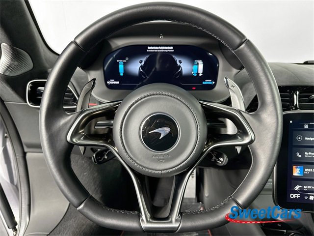 Used 2024 McLaren Artura image 13