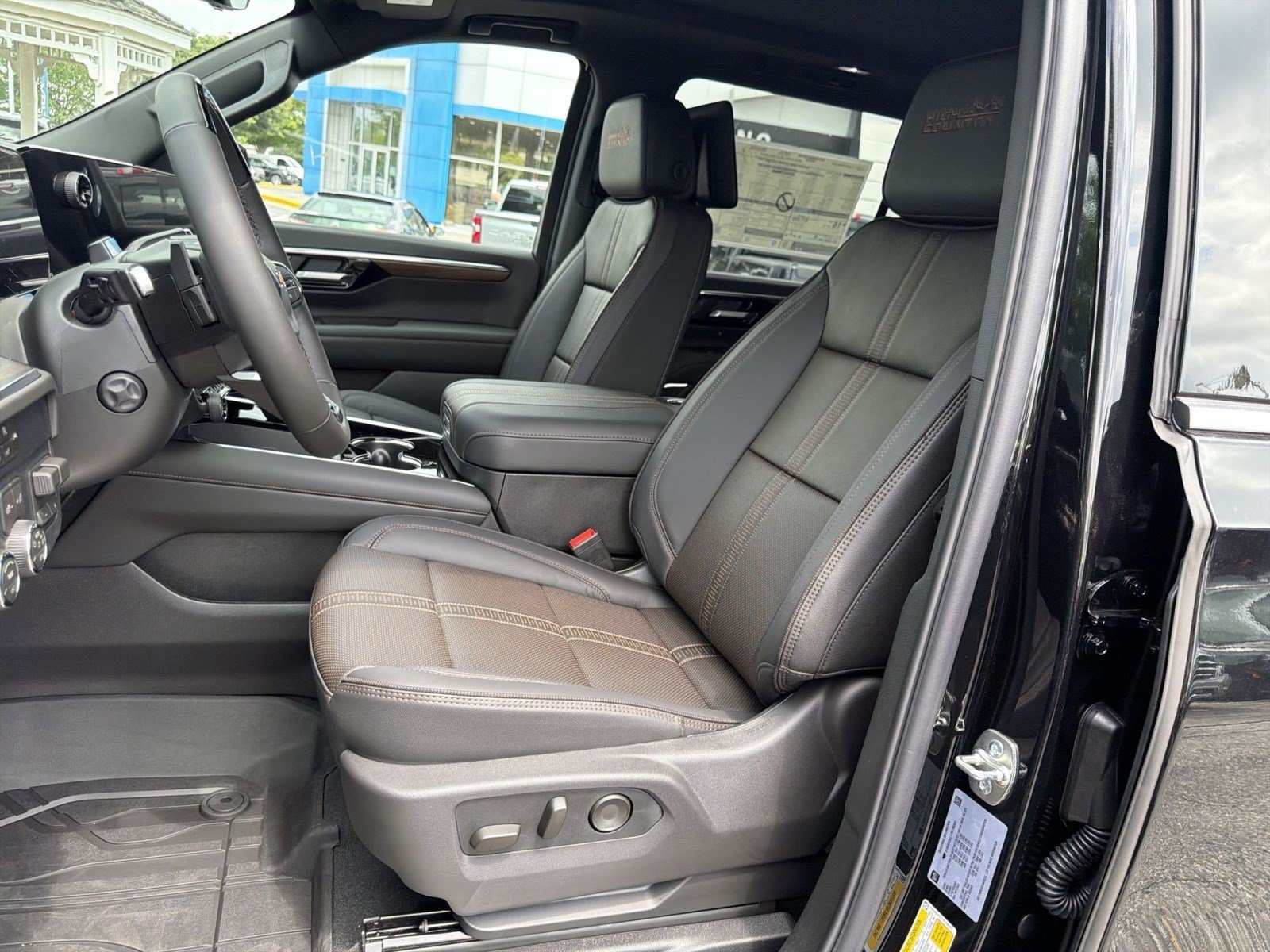 New 2026 Chevrolet Suburban High Country AWD/4WD image 11