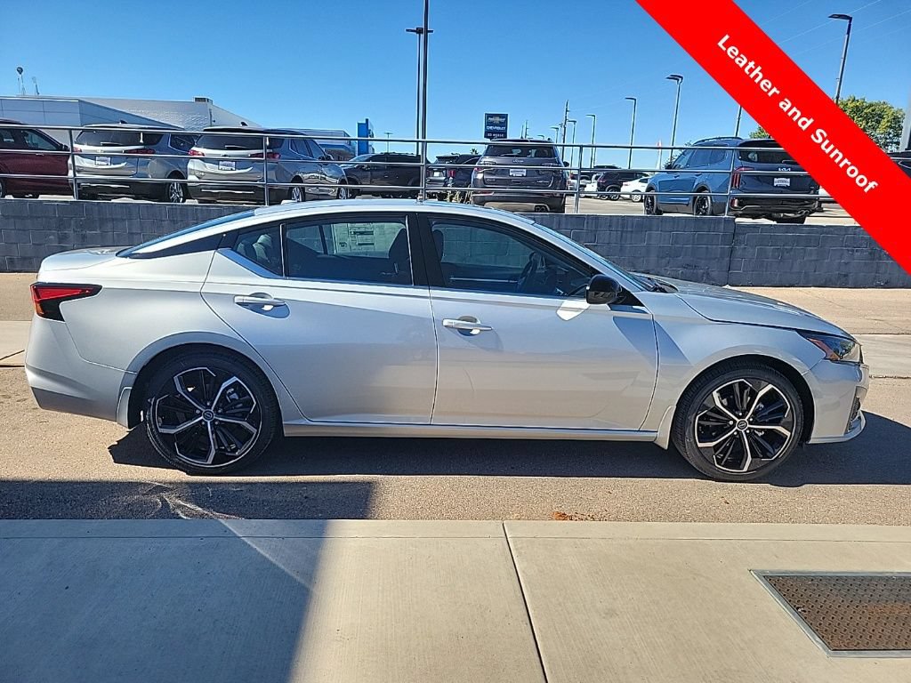 New 2025 Nissan Altima 2.5 SR w/ SR Premium Package FWD image 8