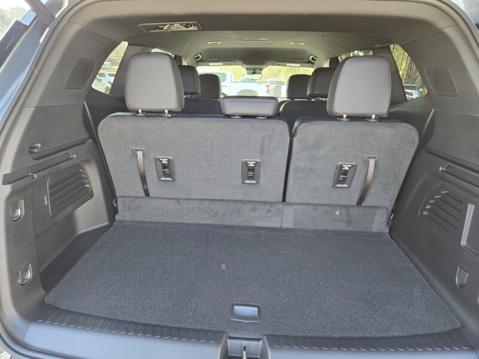 New 2026 GMC Acadia Elevation w/ Elevation Premium Package FWD image 7