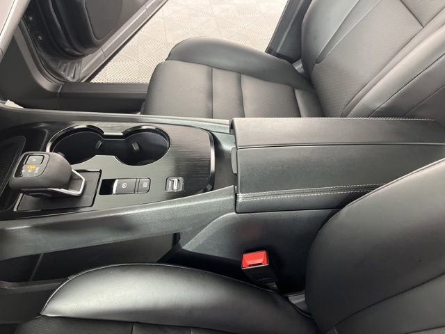 Used 2025 Nissan Rogue SV w/ SV Premium Package FWD image 29