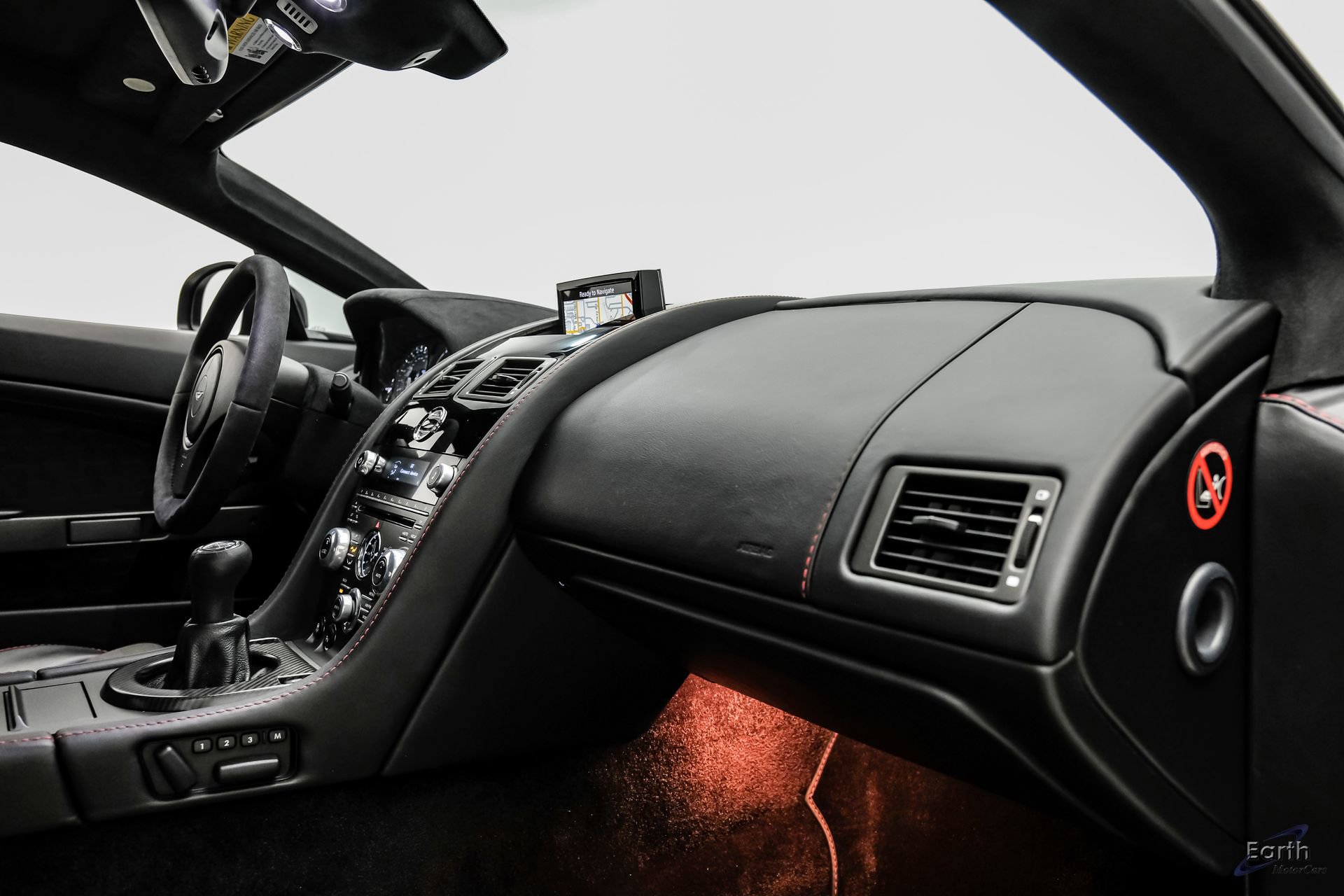 Used 2015 Aston Martin V8 Vantage GT RWD image 50