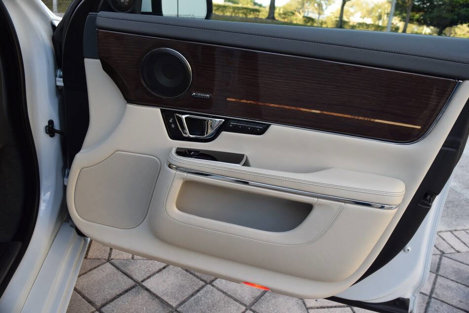Used 2019 Jaguar XJ Collection image 77