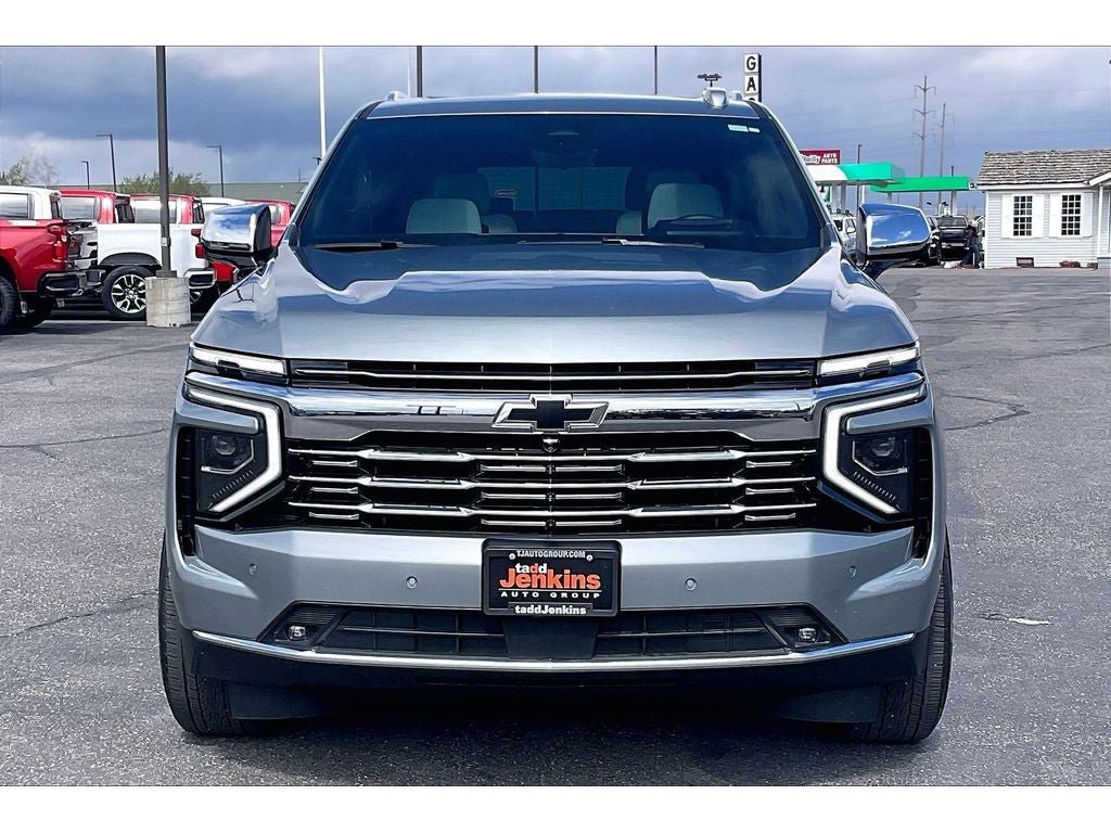 Used 2025 Chevrolet Tahoe Premier AWD/4WD image 3