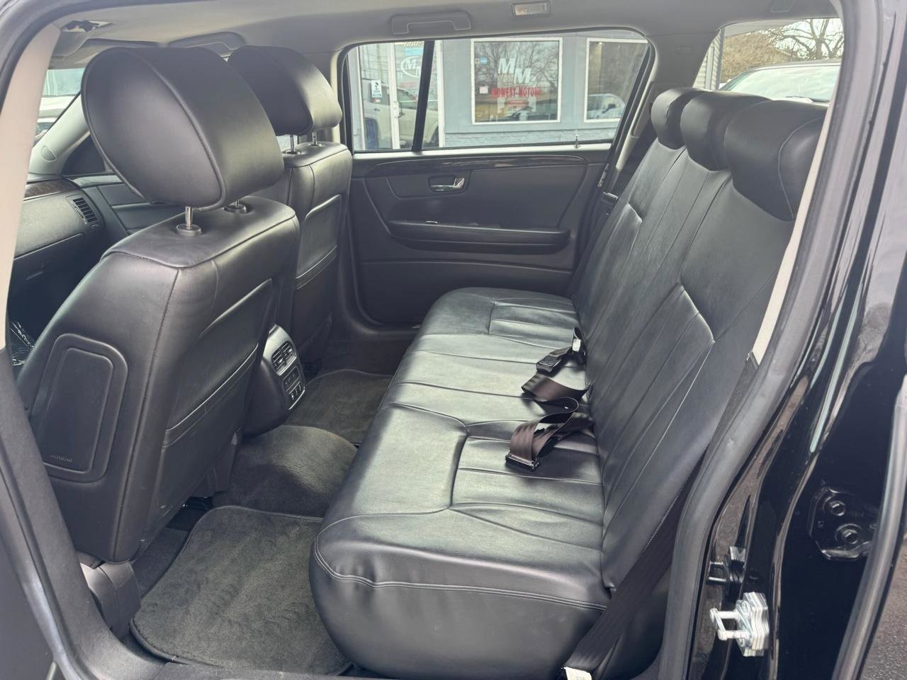 Used 2011 Cadillac DTS Limousine image 24