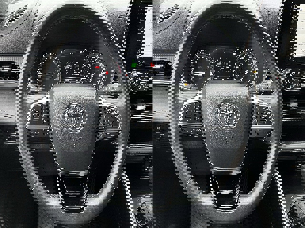 Used 2021 Toyota Highlander XSE image 11