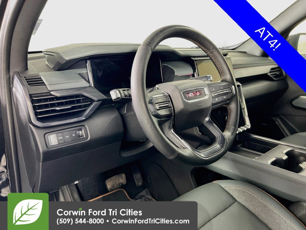 Used 2025 GMC Acadia AT4 AWD/4WD image 2