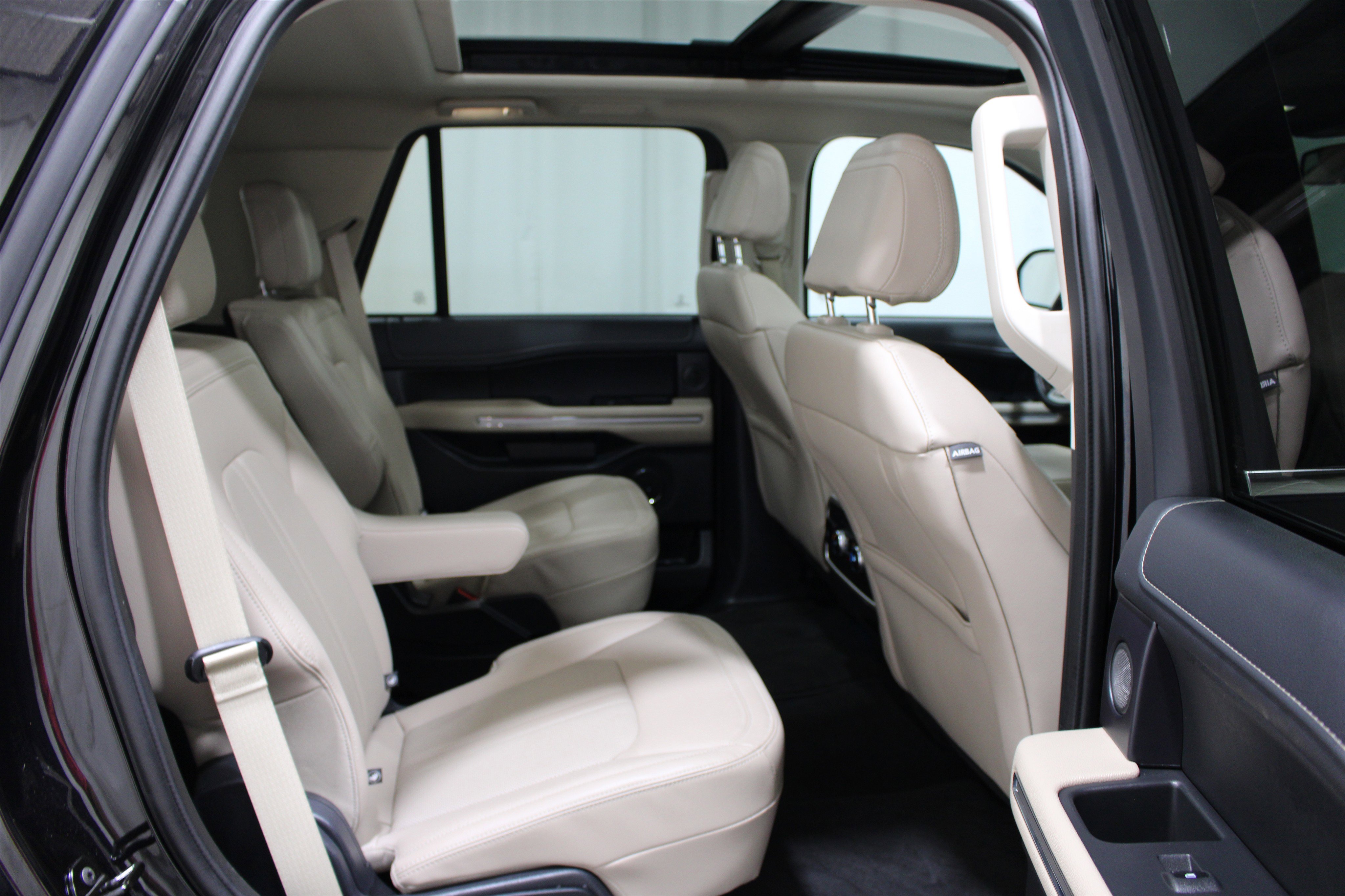 Used 2024 Ford Expedition Limited image 29