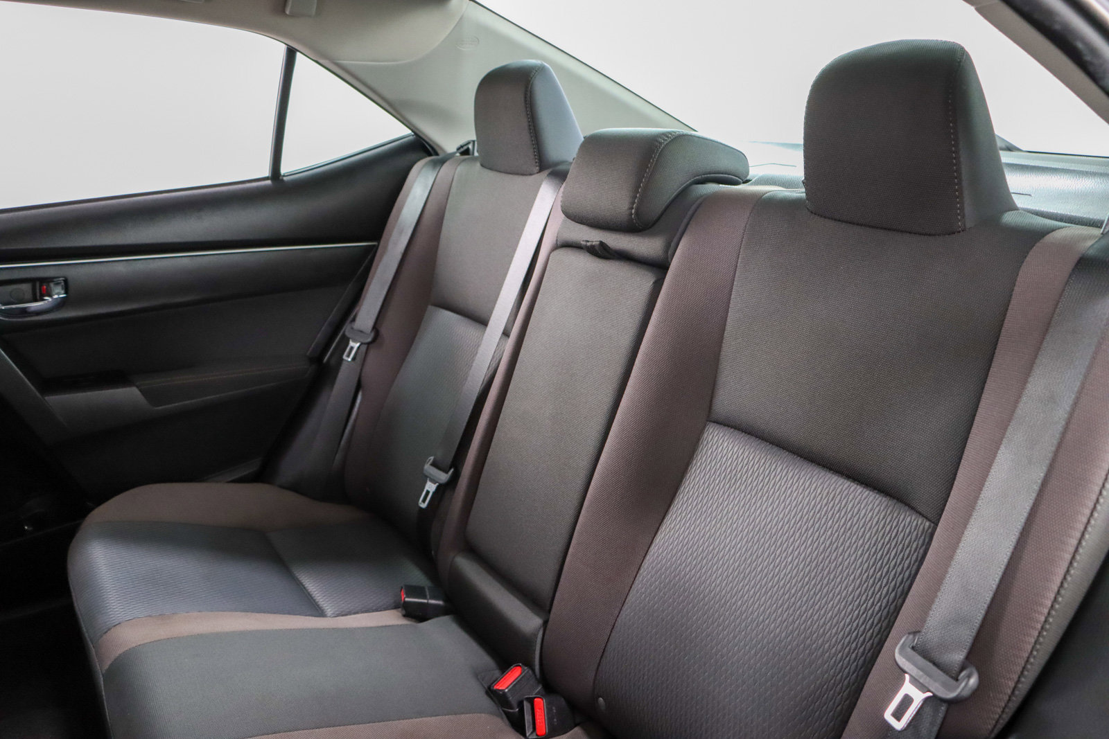 Used 2019 Toyota Corolla LE image 24