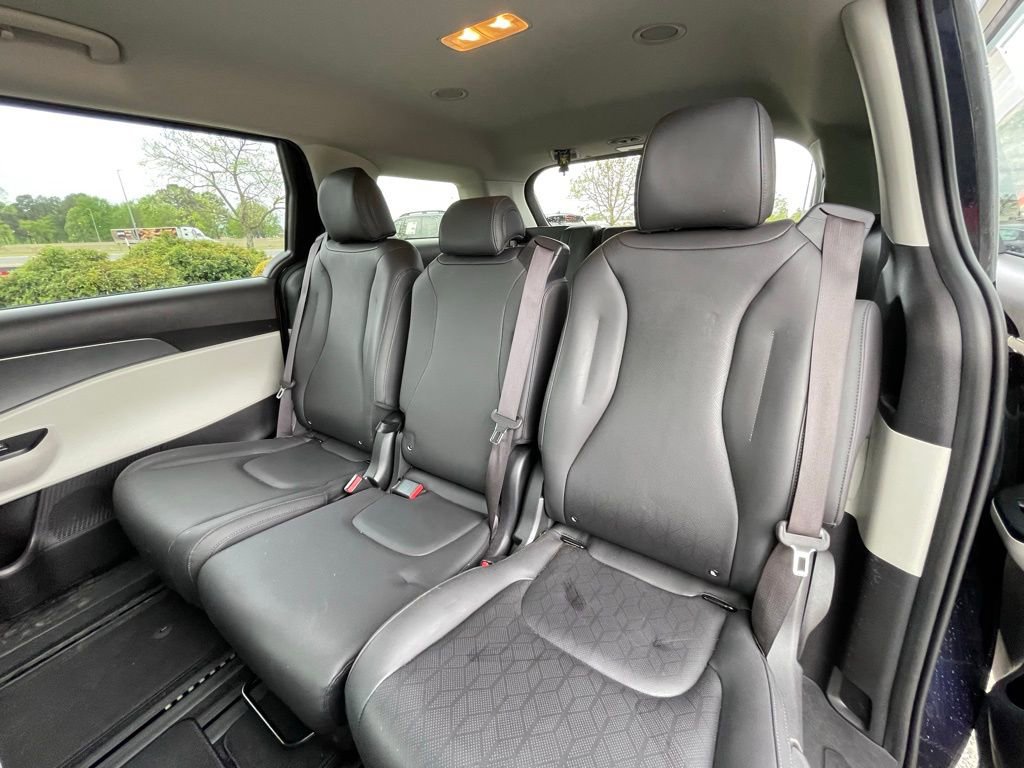Used 2024 Kia Carnival LX image 25