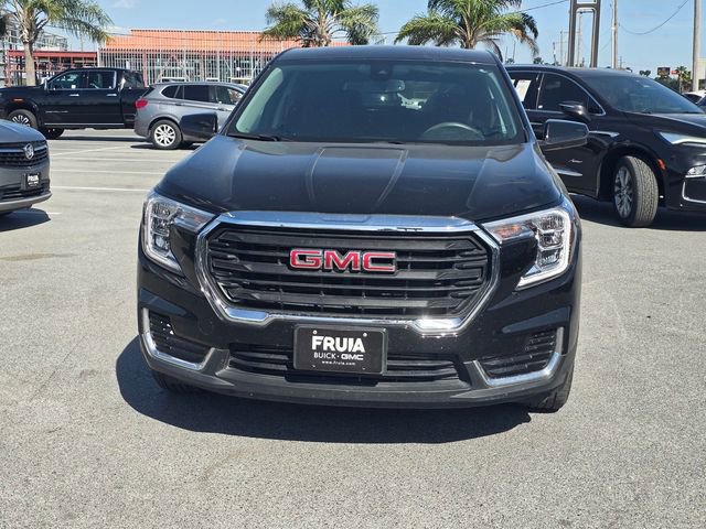 Used 2023 GMC Terrain SLE image 2