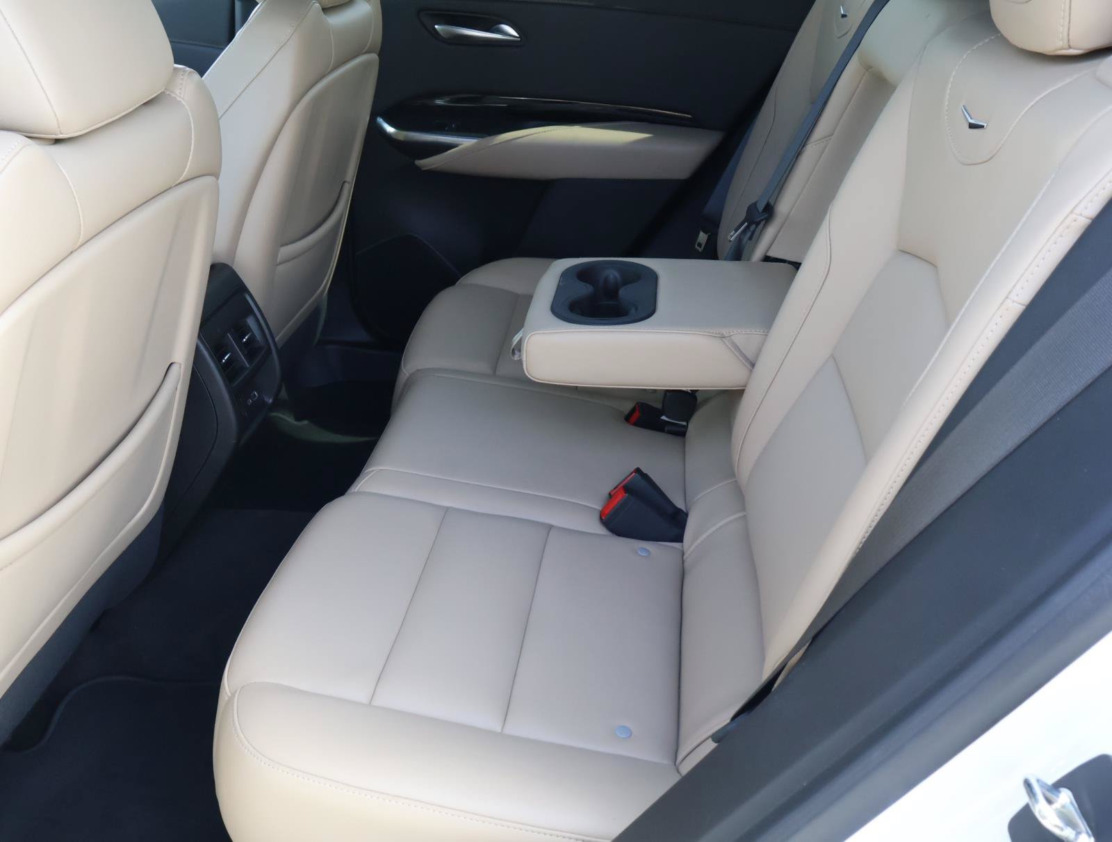 Certified 2024 Cadillac XT4 Luxury w/ Cold Weather Package FWD image 23