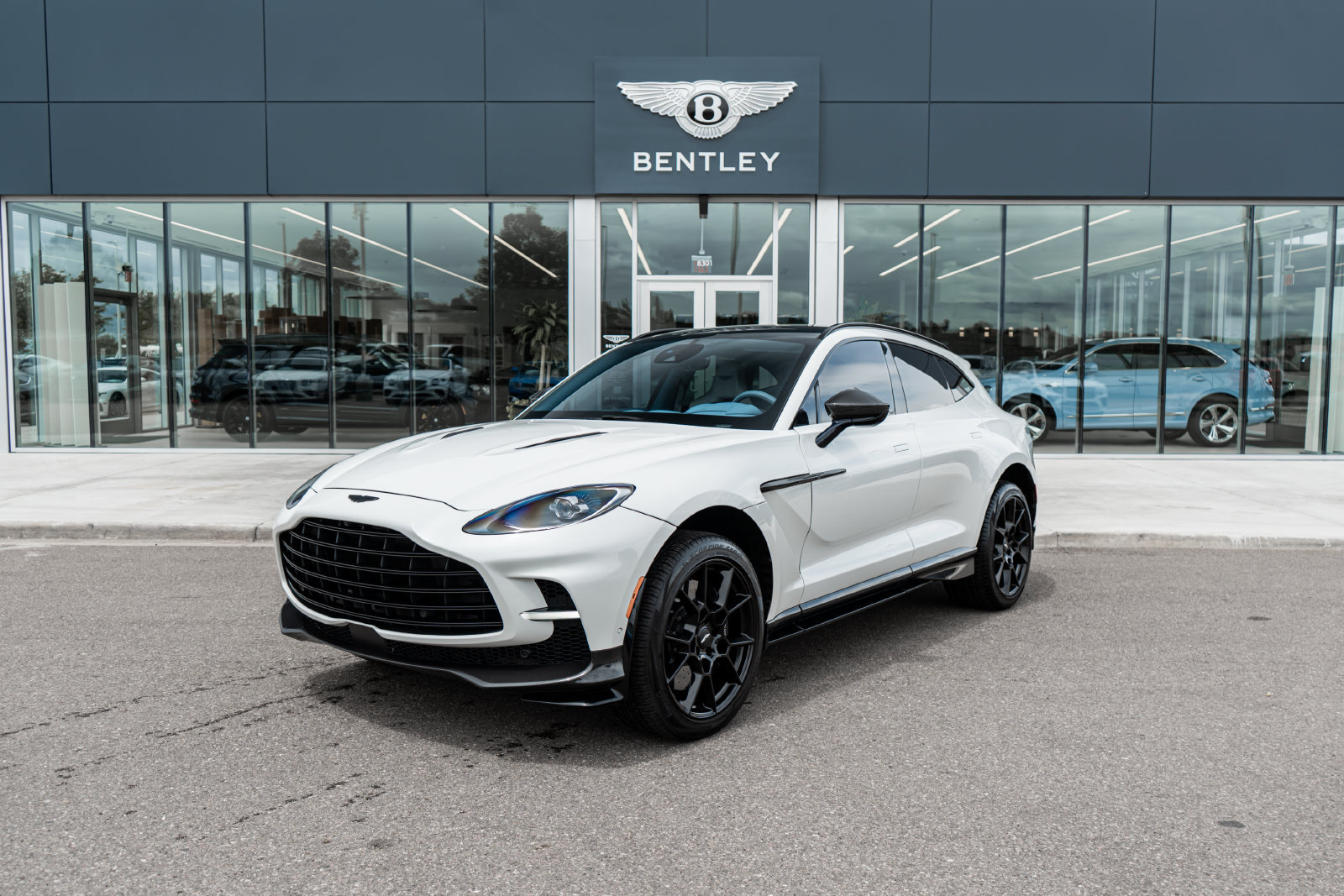 Used 2023 Aston Martin DBX 707 AWD/4WD image 1