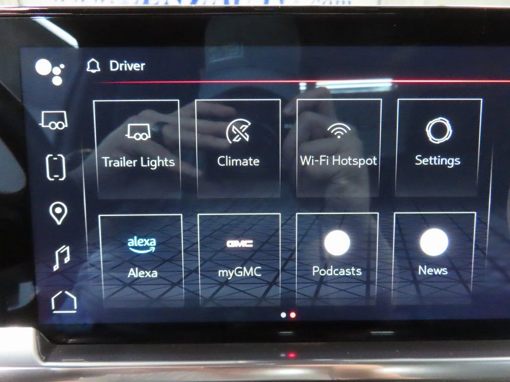 Used 2025 GMC Sierra 2500 SLE image 16