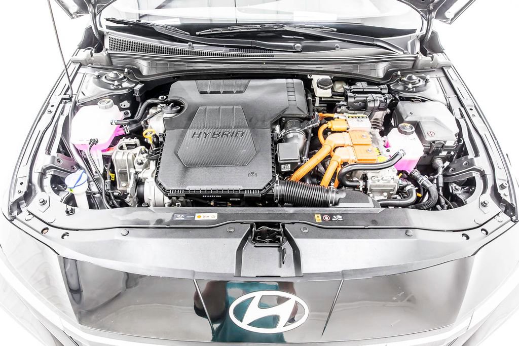 Used 2025 Hyundai Elantra SEL FWD image 35