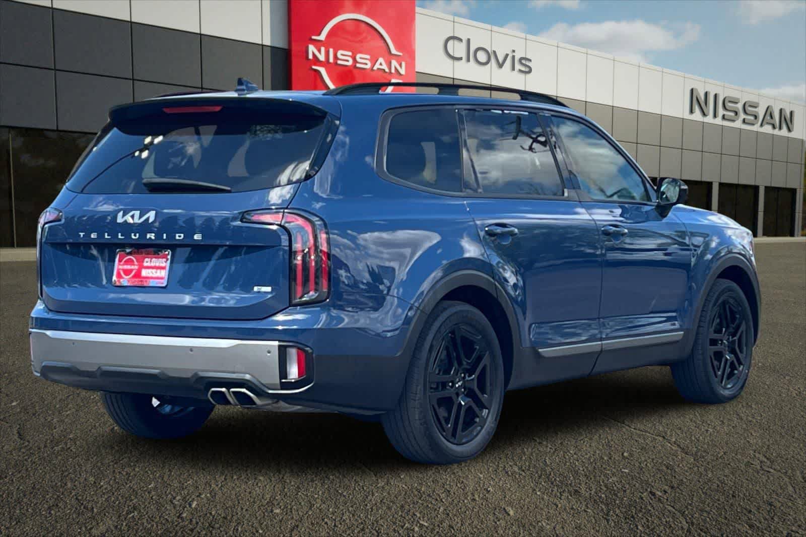 Used 2023 Kia Telluride SX X-Line AWD/4WD image 3