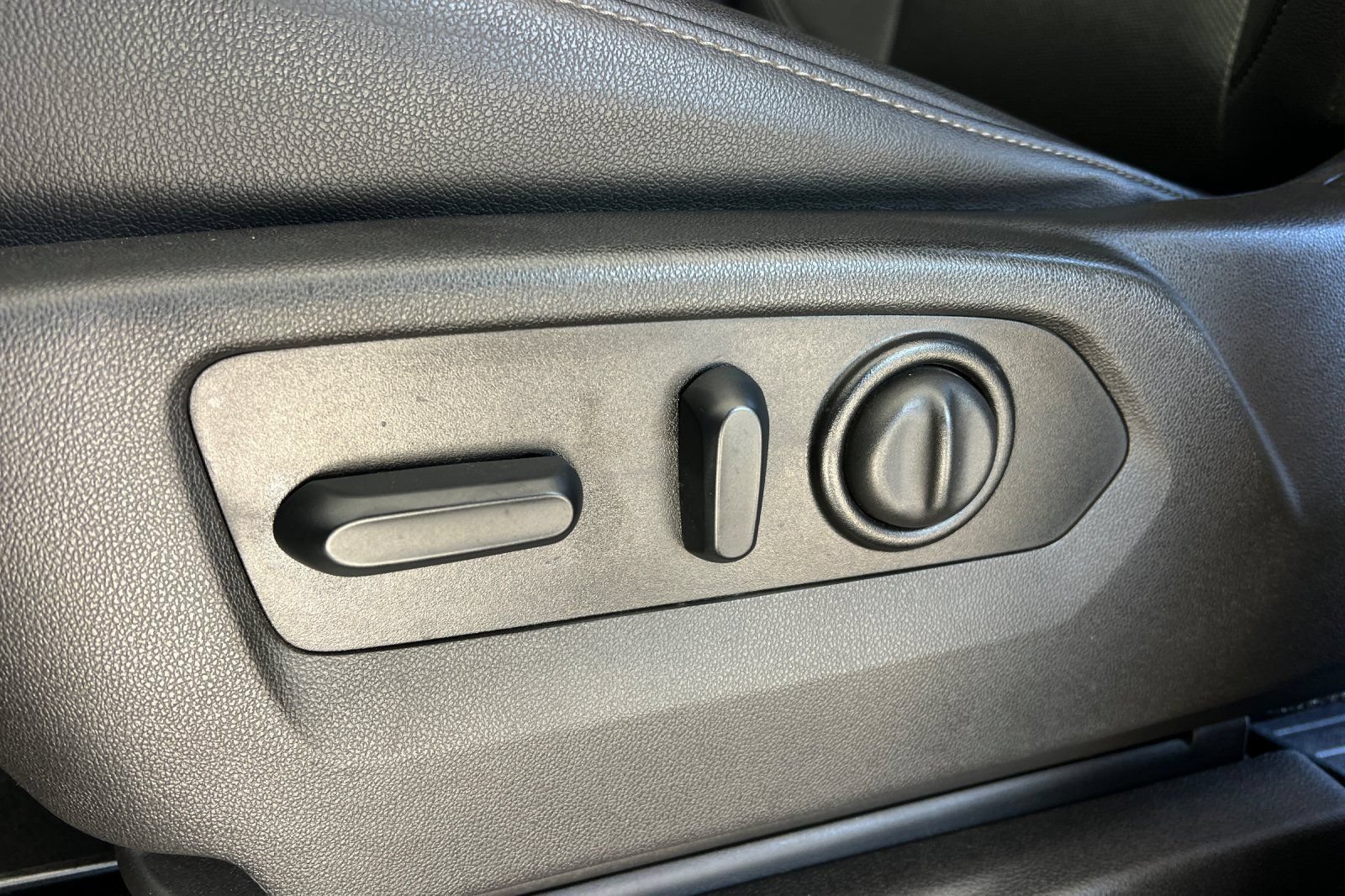 Used 2022 Chevrolet Silverado 1500 LTZ AWD/4WD image 14