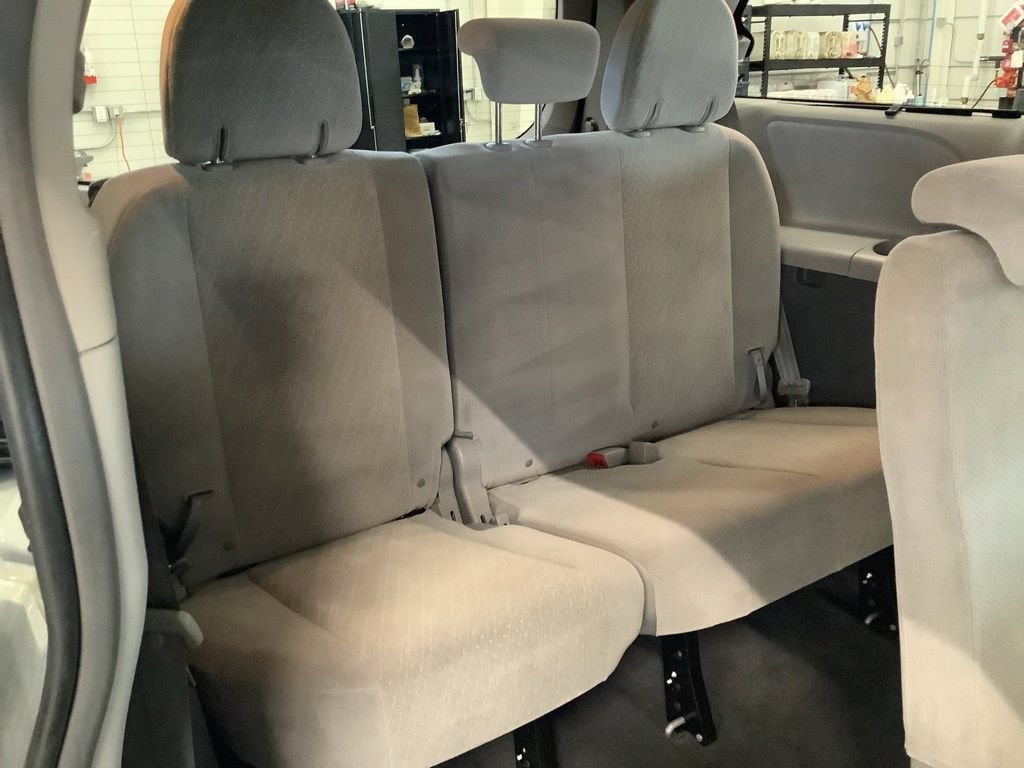 Used 2019 Toyota Sienna LE FWD image 21