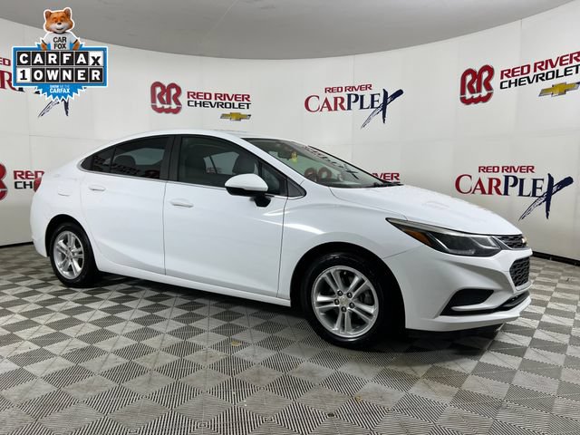 Used 2017 Chevrolet Cruze LT FWD image 1