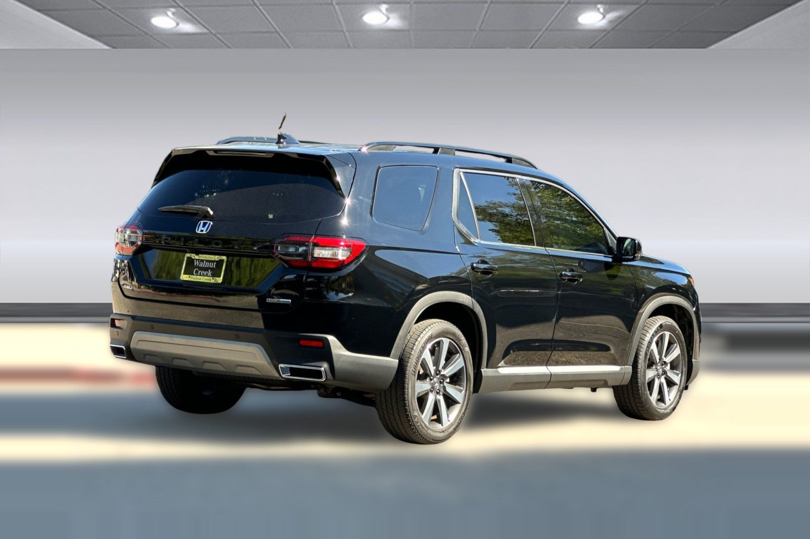 Used 2024 Honda Pilot Touring image 8