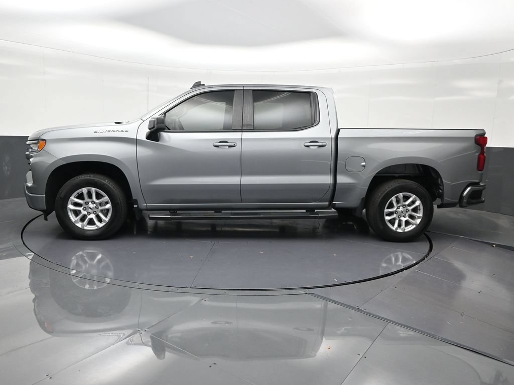 Used 2023 Chevrolet Silverado 1500 RST RWD image 2