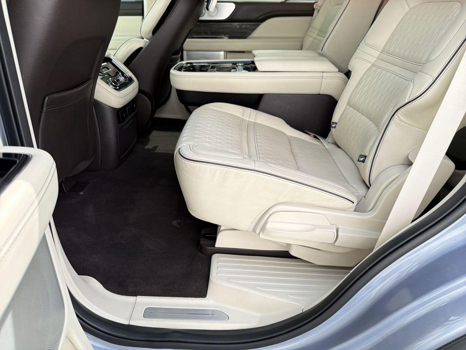 Used 2020 Lincoln Navigator Black Label w/ Cargo Convenience Package AWD/4WD image 13