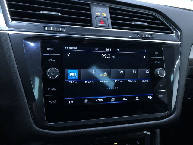 Used 2022 Volkswagen Tiguan SE image 29