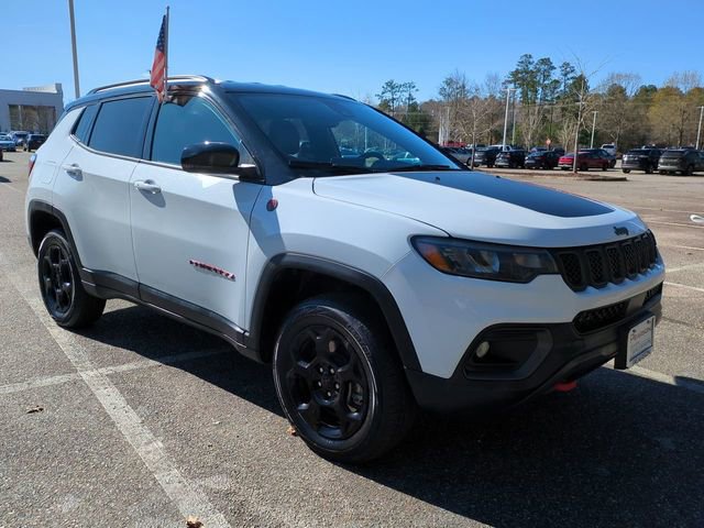 Used 2024 Jeep Compass Trailhawk image 2