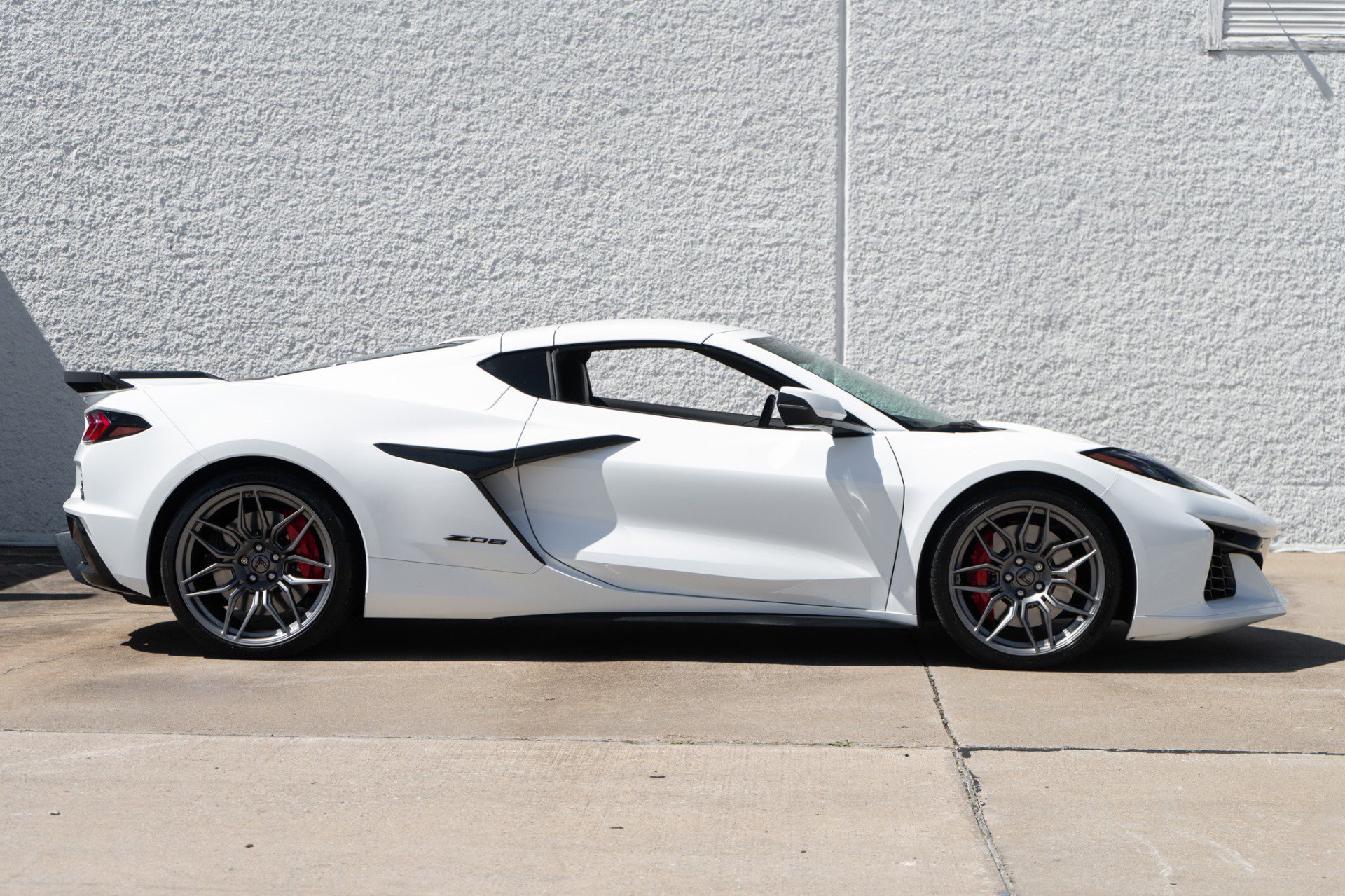 Used 2024 Chevrolet Corvette Z06 image 3