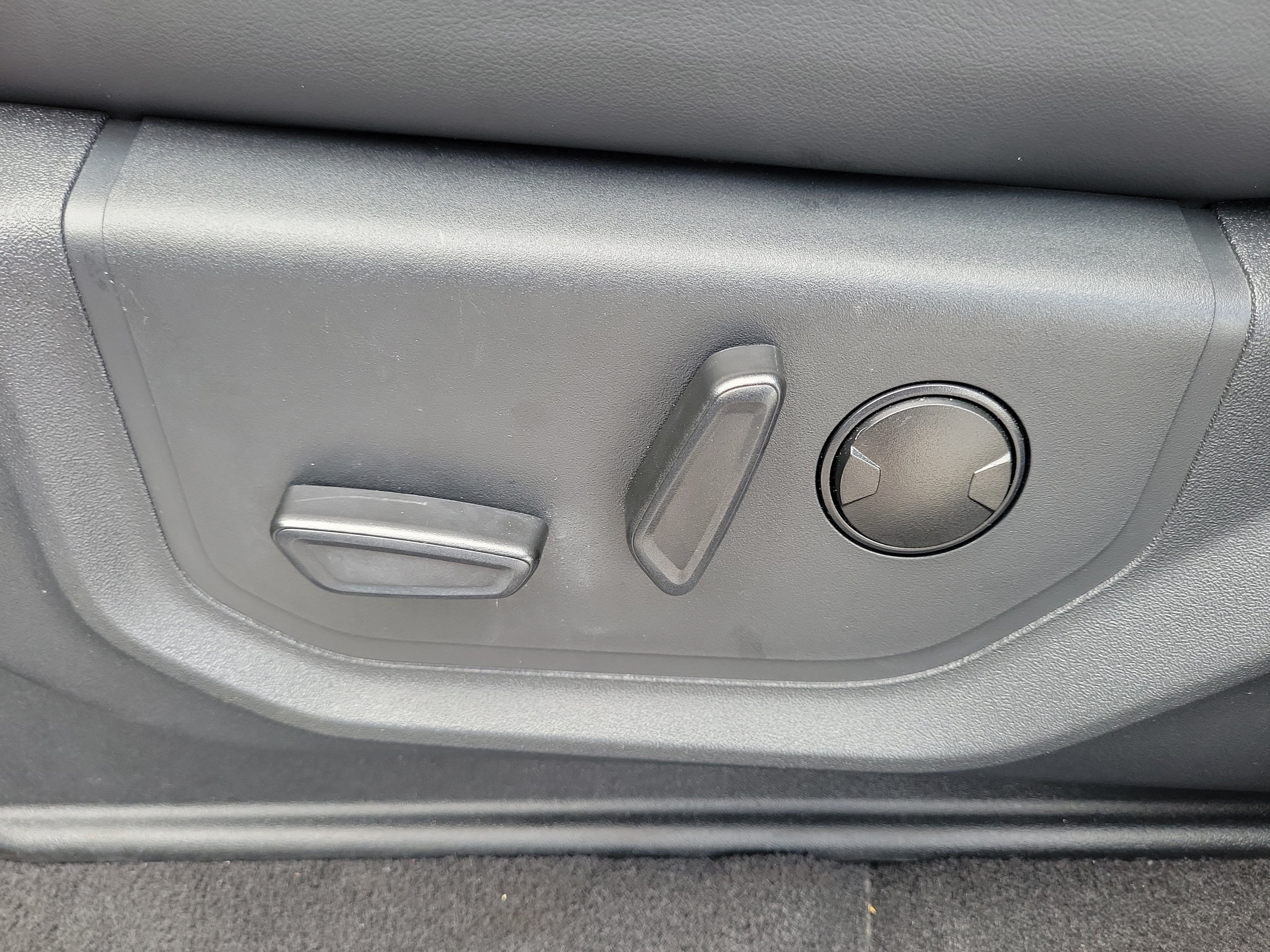 Used 2024 Ford Expedition XLT RWD image 15