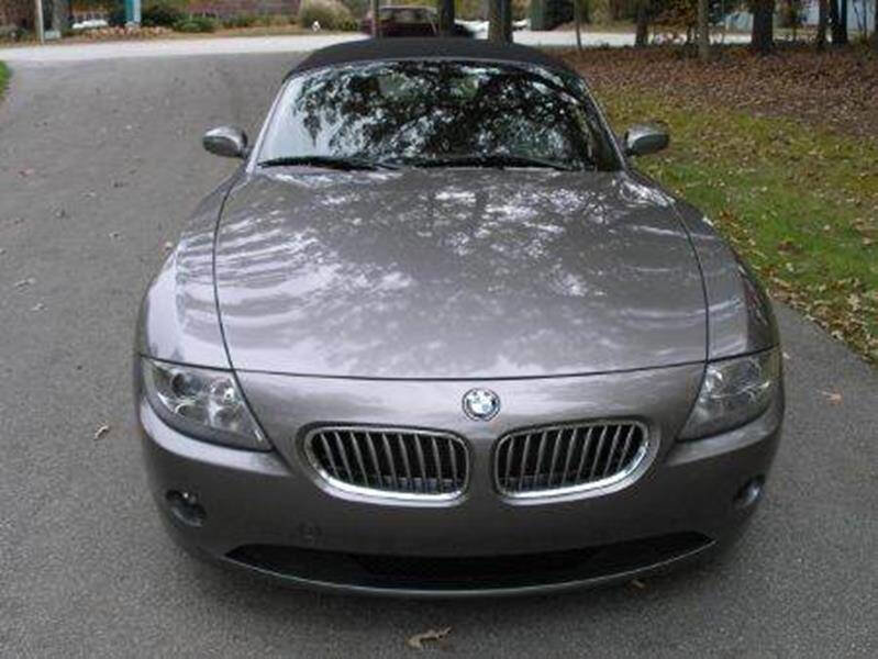 Used 2005 BMW Z4 3.0i RWD image 2