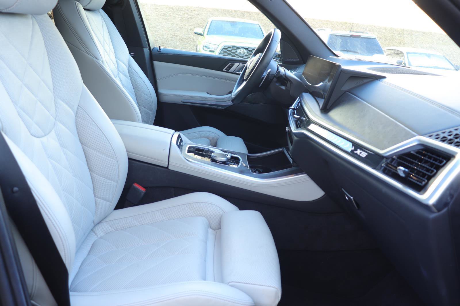 Certified 2024 BMW X5 sDrive40i w/ M Sport Package image 20