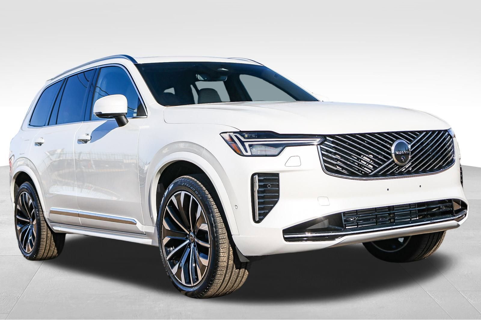 New 2026 Volvo XC90 T8 Plus w/ Protection Package Premier image 3