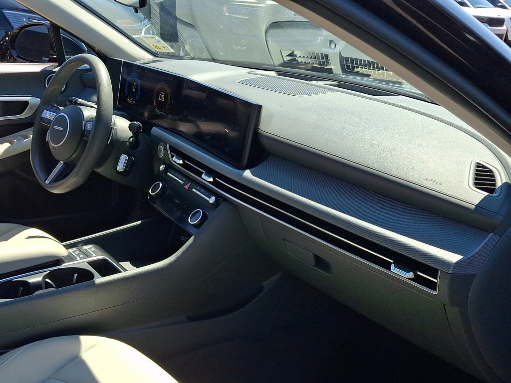 Used 2025 Hyundai Sonata SEL FWD image 11