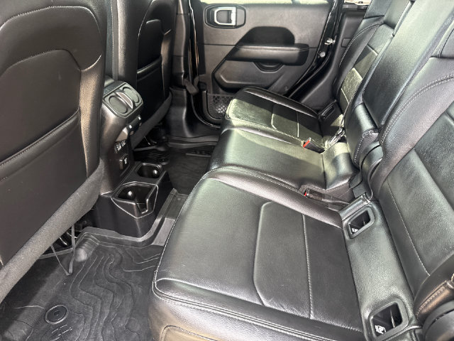 Used 2020 Jeep Gladiator Overland AWD/4WD image 18
