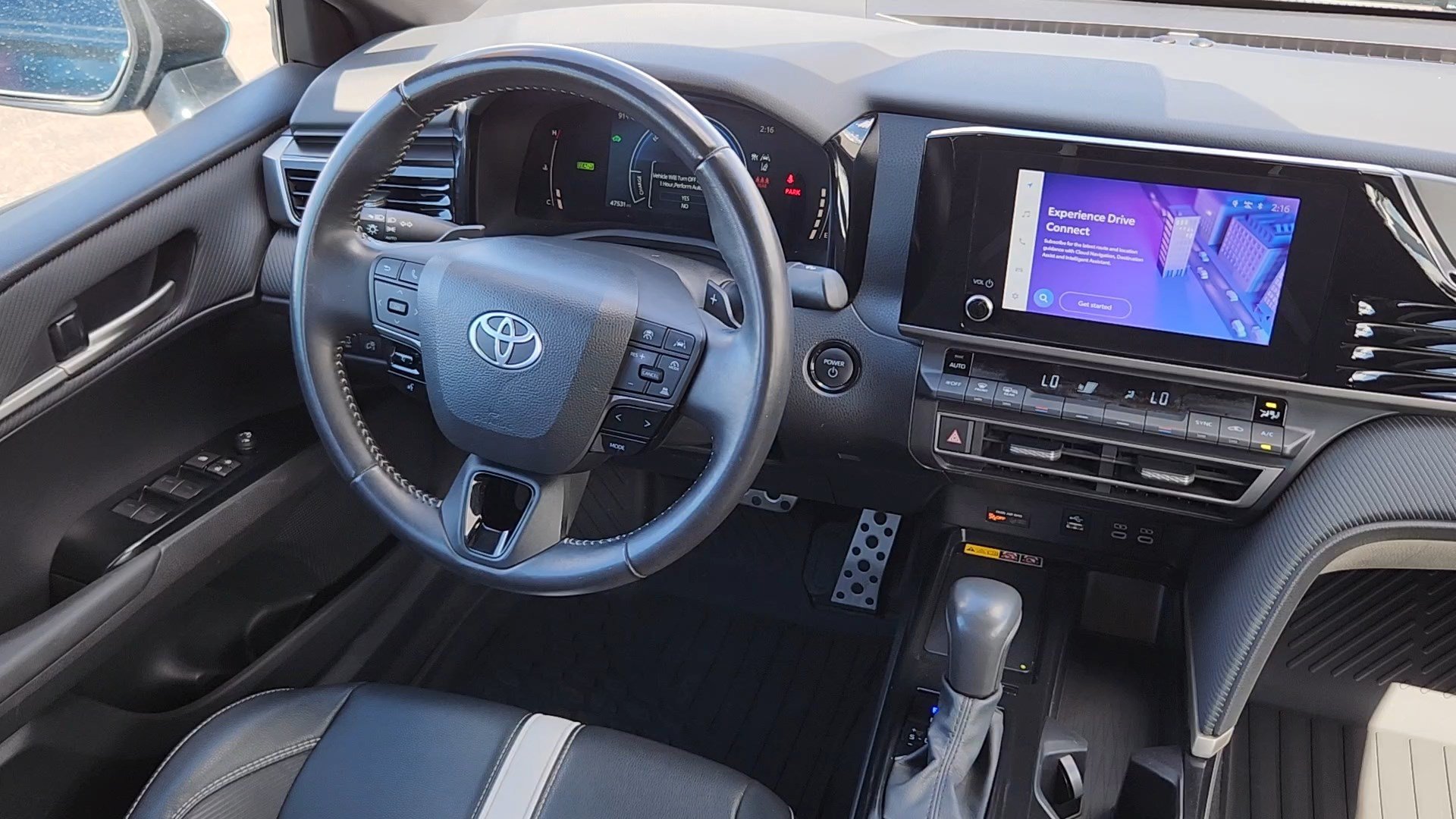 Certified 2025 Toyota Camry SE FWD image 5