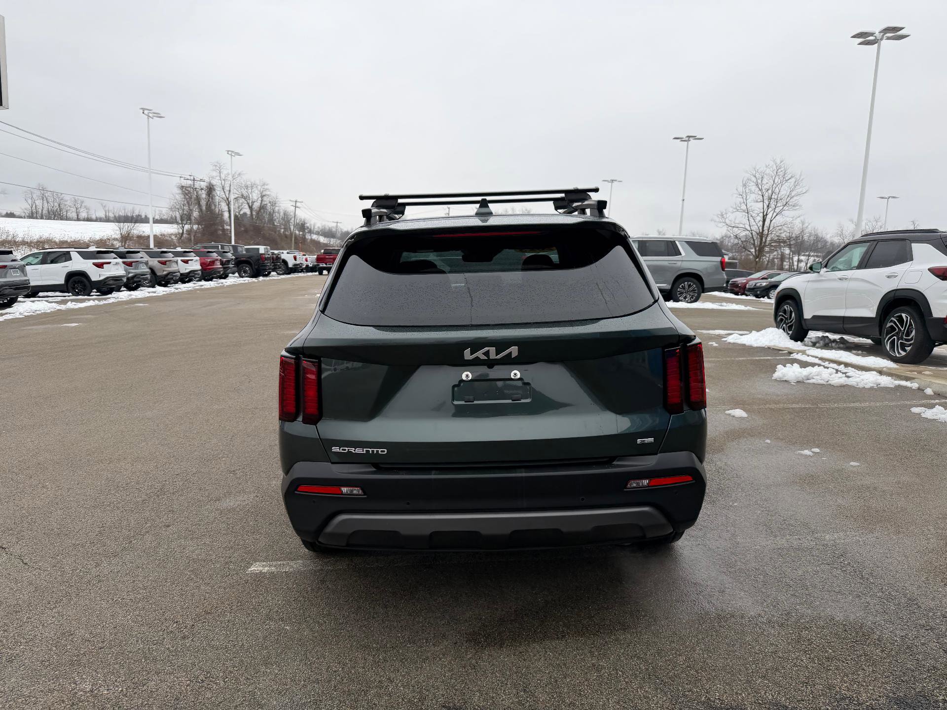 Used 2023 Kia Sorento S w/ Panoramic Sunroof Package image 4