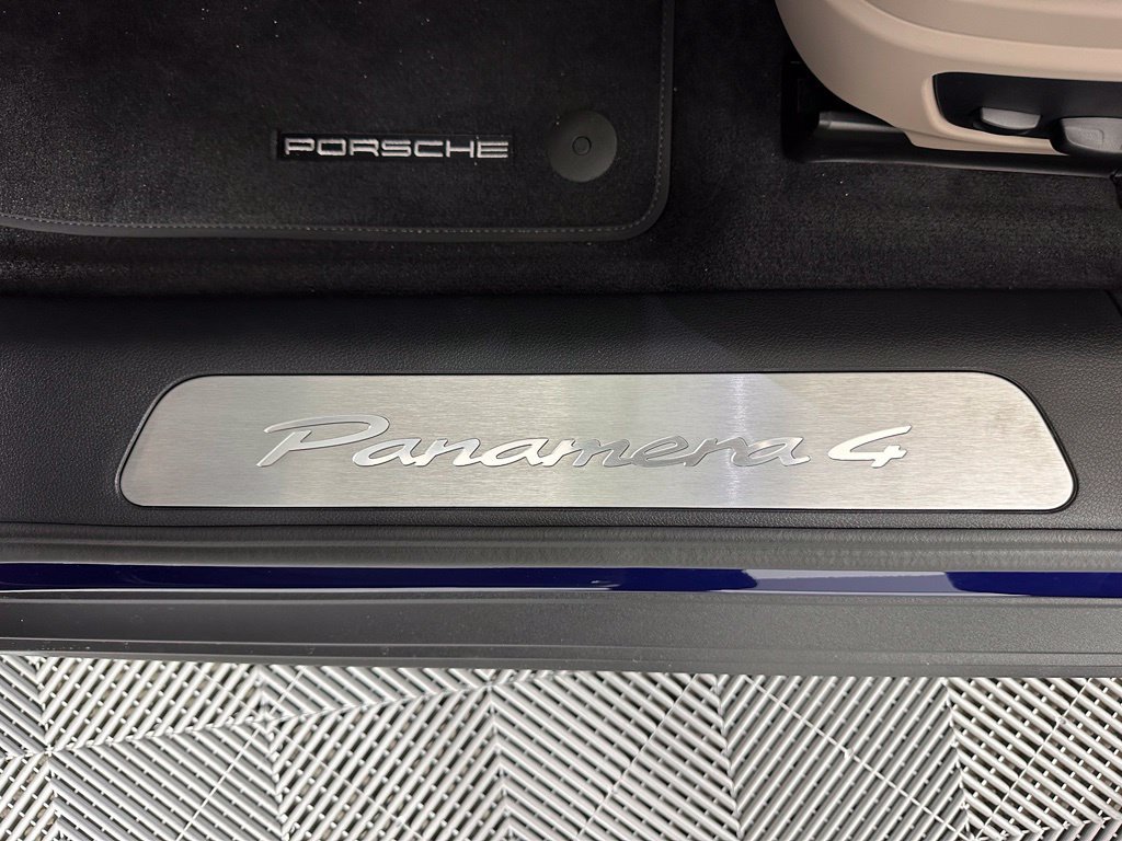Used 2026 Porsche Panamera RWD image 20